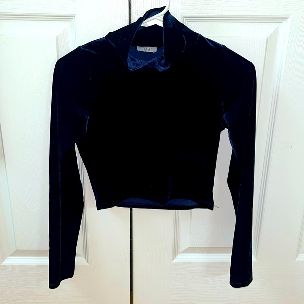 Navy blue, velvet crop top